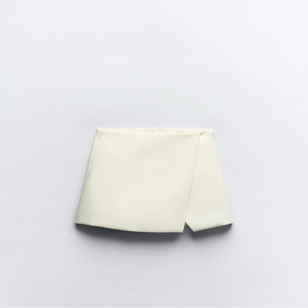 NWT Zara Wrap front mini skirt, oyster white, size XL